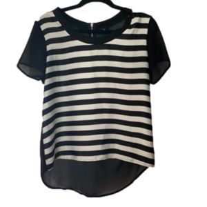 Black & white striped “t-shirt” with shear back. Fate, size medium